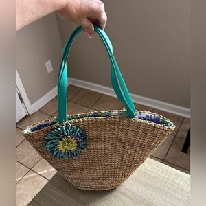PREOWNED … BATH & BODY WORKS Straw “FLOWER” Bucket / Tote Bag
